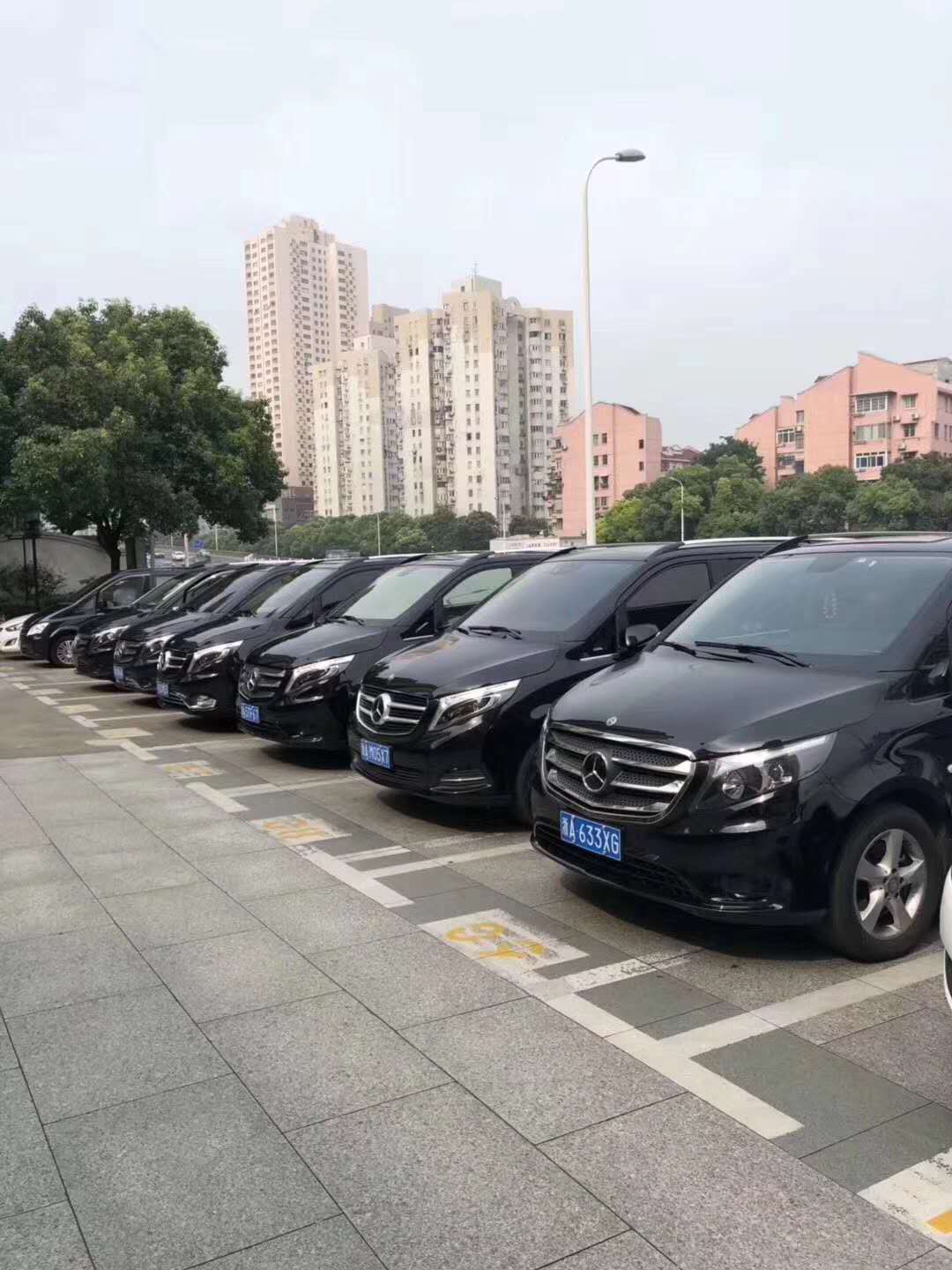 火葬场灵车电话 灵车水晶棺出租